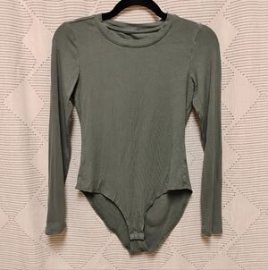 Simple Long Sleeve Safe Green Bodysuit Women's Size 4 Small